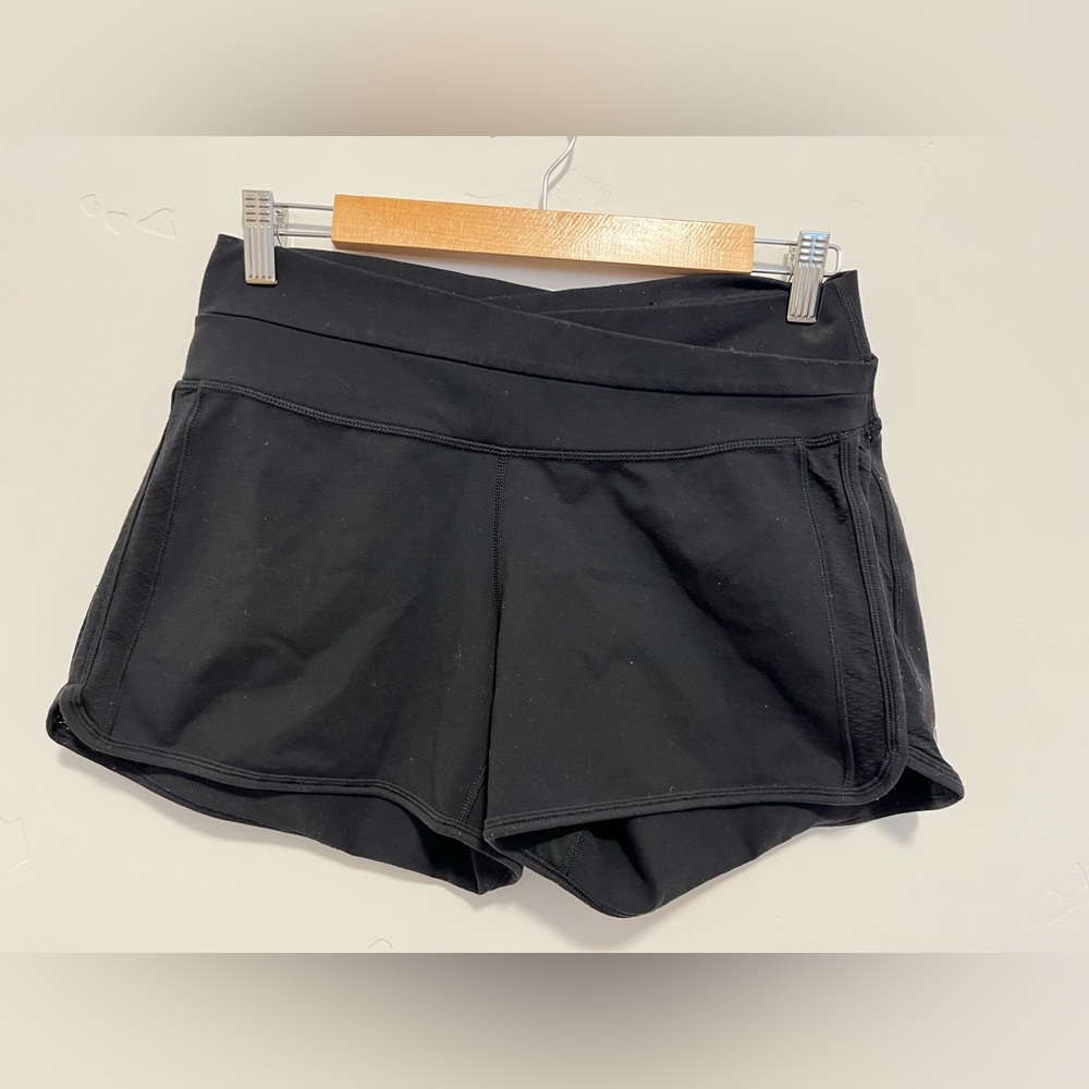 lululemon shorts black womens 8